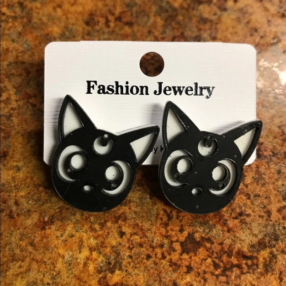 Jewelry - Adorable cat earrings